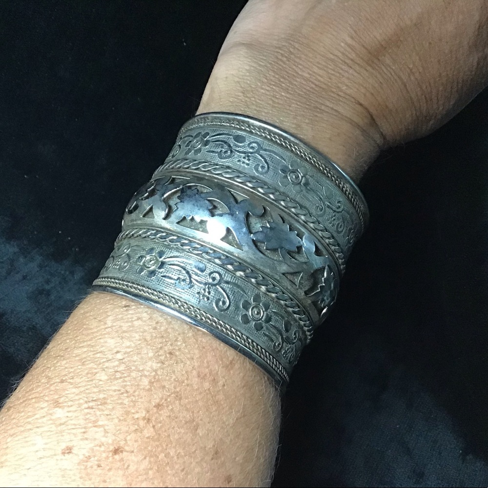 ❇️VINTAGE Silver Cuff Bracelet - Picture 6 of 8